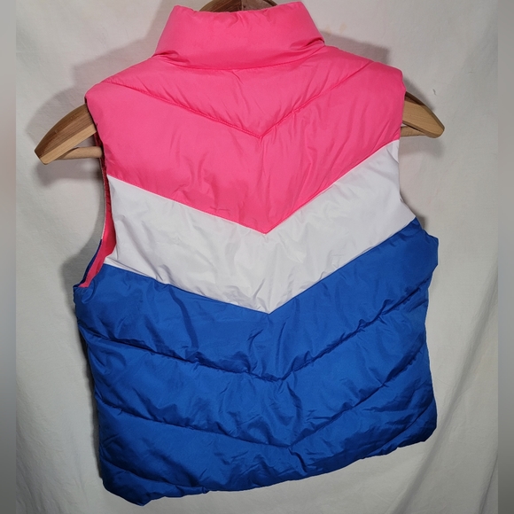 NWT Gap pink, white, & blue puffer vest size medium.  Really nice BRAND NEW! - Picture 4 of 4